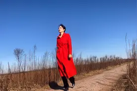 山东大嫚身高180，走过T台创过业，最后选择去农村种地，加油农村视频封面