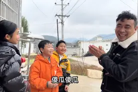 两个外甥来家里玩，汉哥逗得嗨翻天，一群活宝真惹人爱视频封面
