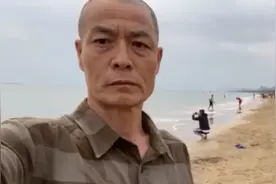 三亚海边五点钟天还大亮，好多人玩呢，猴哥外甥说北方已经黑天了视频封面