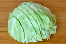 圆白菜怎样做才好吃？视频教程来啦，做法简单，超下饭，零失败视频封面