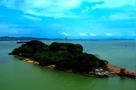 实拍广州南沙海上一座小岛，水面清澈钓海鱼圣地视频封面