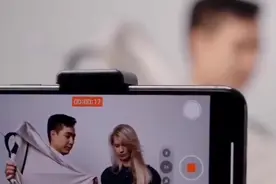 男人对女人三样东西分别是忠诚，物质感情和婚姻。视频封面