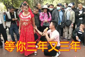 小伙、美女《等你三千年》声情并荗，演唱得感人！视频封面