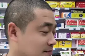 一个大母脚趾麻2脚的小母趾侧疼