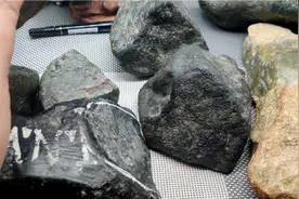 不识场口、不玩赌石，熟悉各种场口翡翠原石的特性，降低赌石风险视频封面