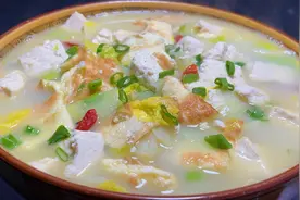冬天要多吃白菜炖豆腐，教你好吃又正确的做法，汤汁奶白鲜香入味视频封面