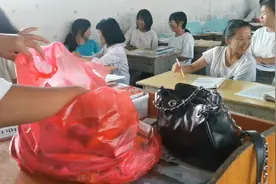 地理考的好奖励雪糕，不过得向老师说谢谢，有些同学还真不吃视频封面