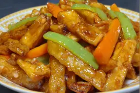 厨师长教你溜茄条的家常做法，步骤详细，外酥里软下酒又下饭视频封面