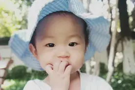 今天整理了一下姐姐的照片，出生到入园照，马上要入幼儿园了视频封面
