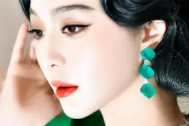 内娱红毯的神回归?范冰冰复古名伶造型大杀
四方，再归来依旧是！视频封面