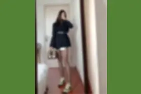 摆脱高跟鞋的黑色丝袜脚该怎么办？图片