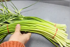 保存蒜苔，切记别焯水，也别直接放冰箱，教你1招，四季都新鲜视频封面
