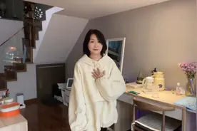 冬天来了春天还会远吗，50+姐姐分享两款大卫衣，时尚百搭好看视频封面