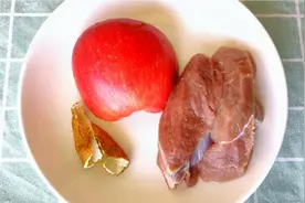 小孩不爱吃饭，可能是积食了，煲苹果陈皮瘦肉汤喝，健脾又助消化视频封面