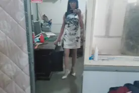 五十多岁大叔的白色高跟鞋如水墨印花白色改良旗袍视频封面