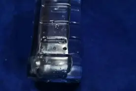 为什么瓶子有小孔却不漏水？视频封面