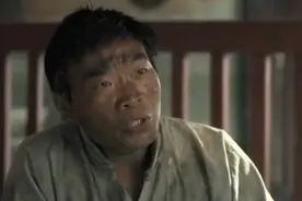 项与年为送重要情报，伪装乞丐打掉门牙，躲过封锁救了红军十万人视频封面