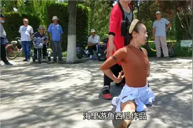 唐山小护士沫飞儿，跳舞多年练就了一身硬功夫，深受广大观众喜爱视频封面