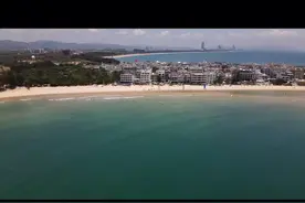 打卡三亚后海村冲浪的同时当地村民一样惬意生活视频封面