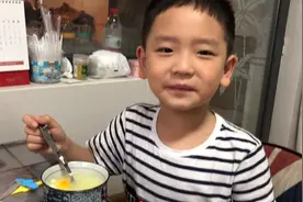 如何让孩子快速吃早饭之鸡蛋（最近每天都两个荷包蛋）视频封面
