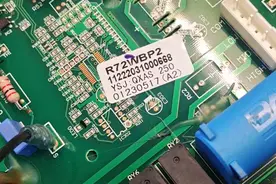奥克斯3匹柜机报F1故障代码，主板指示灯 闪闪亮 此处易受潮腐蚀视频封面