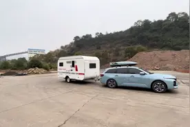 小排量轿车能不能拖房车，五菱宝骏第一次拉房车，上路试试怎么样视频封面