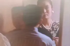 命案黑手/小姑娘挣扎在感情边缘，一时冲动抽烟来麻醉自己的心灵视频封面