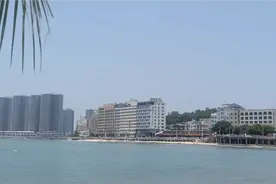 如何让纸币翻新的做法，很简单的，在家里一步就可以搞会。视频封面