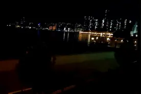 香港是个好地方，什么人都可以生活得好，想赚钱的赚钱，反之也可视频封面