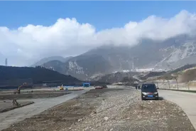 汉源万里工业园区掠影 有杉木岭遂道 兵峰砂石 金城锌业在建项目视频封面