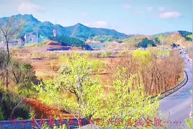 北部山区的小县城：河北省承德市西南部的兴隆县城全貌视频封面