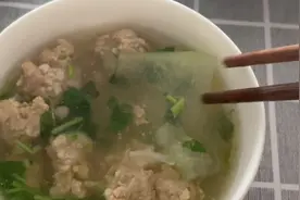 她的碗里只有汤视频封面