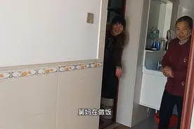阿权为舅舅庆祝生日，舅舅不在家，舅妈为我们做饭后来有大惊喜。视频封面