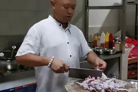 火锅牛蛙制作全过程，希望大家能喜欢。今天开始每天给大家更新视频封面