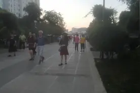 云南真正的春城个旧市之金湖边视频封面