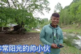 80后帅小伙留守农村陪伴母亲，直言不想成家，初次见面邀请吃土鸡视频封面