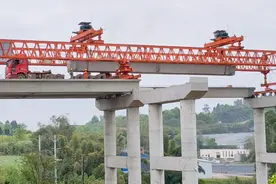 公路架桥机，怎么架公路桥梁，这个视频给你答案