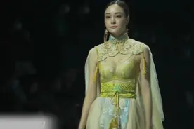 中国时尚模特T台秀，满满的中国风！视频封面