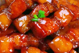 红烧肉，收汁加淀粉是大错！教你饭店不外传秘诀，入口即化不油腻视频封面