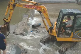 这场暴雨使我们懂得了疏通河道的重要性！视频封面