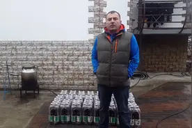 俄罗斯大叔用144瓶啤酒酿造威士忌教程视频封面