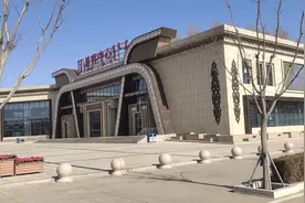 成陵一日游，今天我带大家游览一下成吉思汗陵，我也是第一次来！视频封面