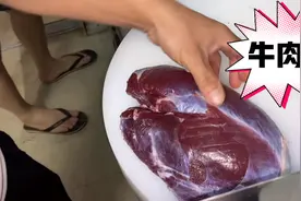 广西横县特色牛肉生，刚从牛身取下来还暖手，肉质鲜嫩比鱼生还香视频封面