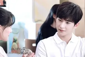 杨洋 生日演唱《微微一笑很倾城》想念那个夏天。视频封面