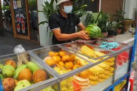 泰国街头的切水果大师，令人惊叹的切水果技巧视频封面