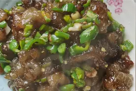 红薯粉最经典的做法，小时候奶奶妈妈经常做的美味满满的童年味道视频封面