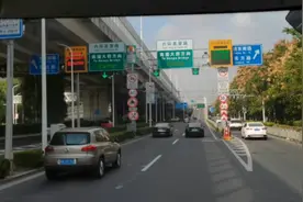 浦西的狭窄局促浦东开阔宽敞对比强烈，乘公交过南浦大桥好享受视频封面