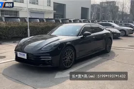 动力强配置高 保时捷Panamera Turbo S 行政加长版 4.0T 功能展示视频封面