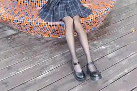 你的黑丝学姐叫你起床了视频封面
