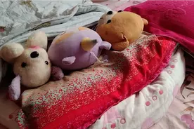 俩姐妹玩过家家！童年的回忆视频封面